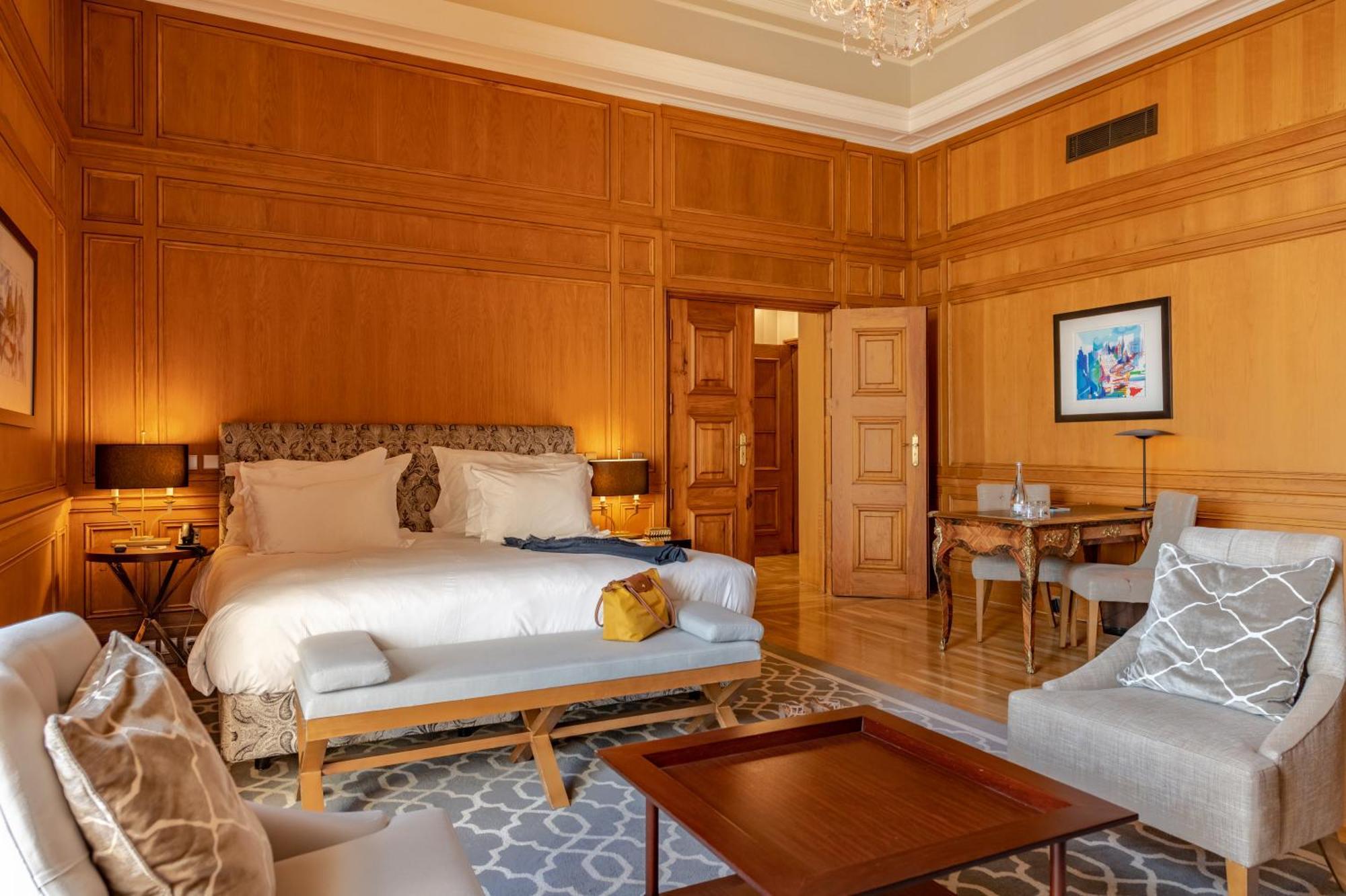 Presidential Suite King Size Bed